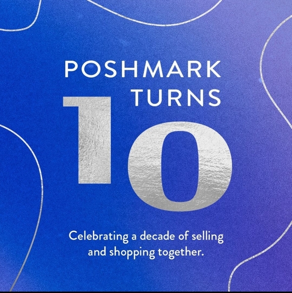 Poshmark Turns 10 Posh N Sip Holiday Addition 🎈🎈🎈 - Picture 7 of 7